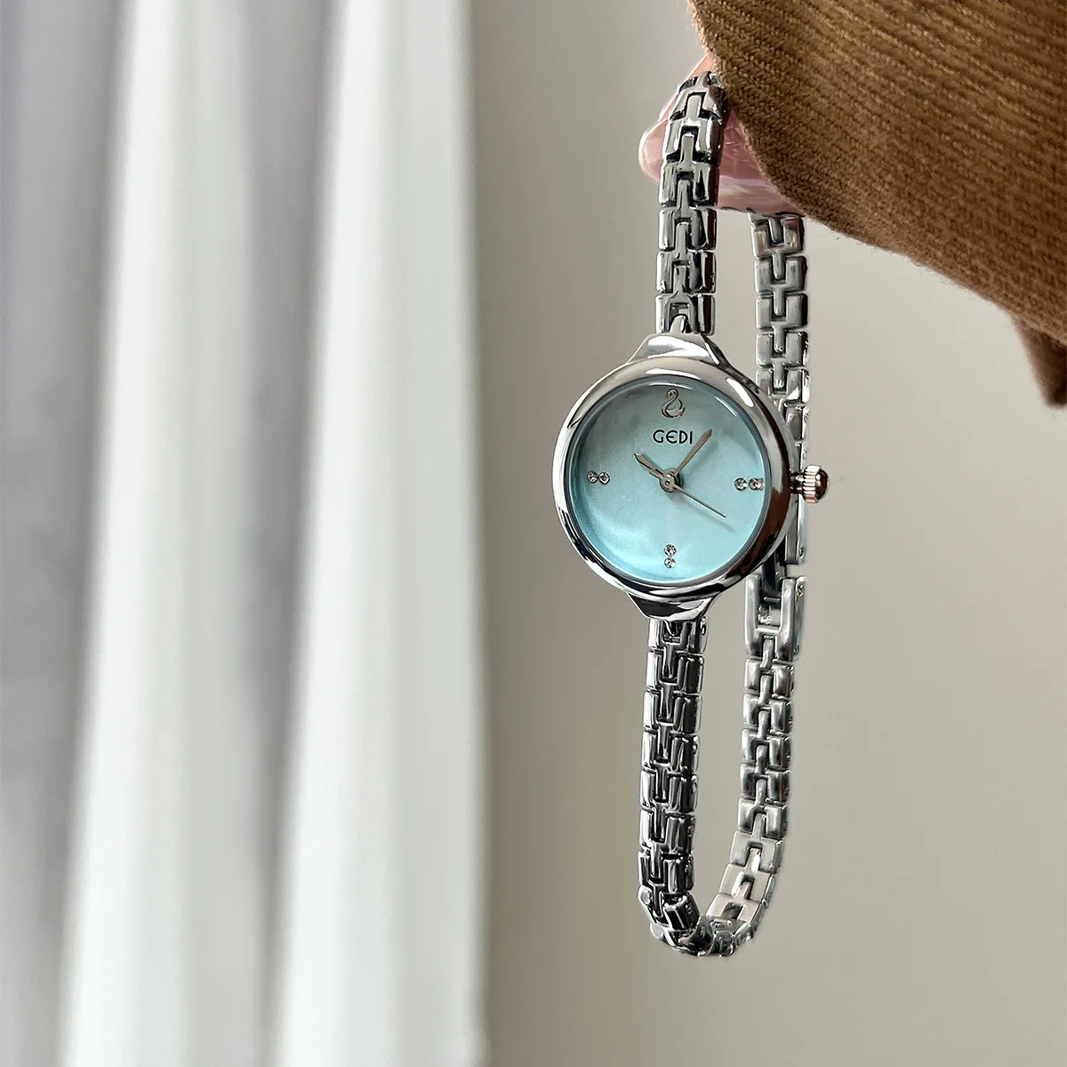 

Light luxury niche high-value versatile student watch, small and exquisite, simple waterproof quartz bracelet watch