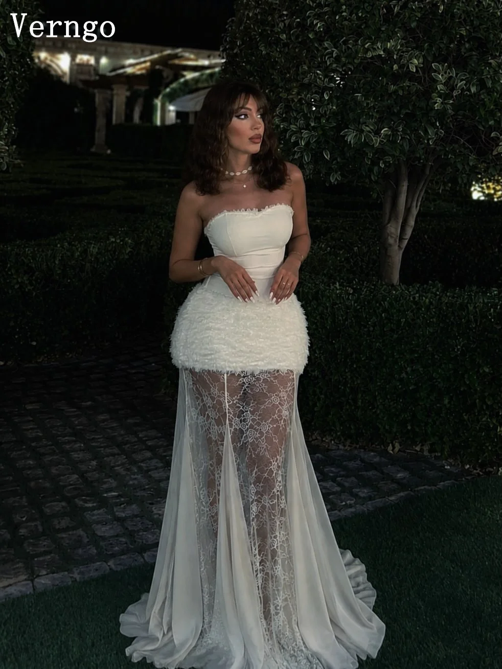 Picture 3: Verngo Luxury Lace Bridal Gowns Strapless A Line Illusion A Line Bride Dresses Sexy Prom Wedding Dress After Party Customized
