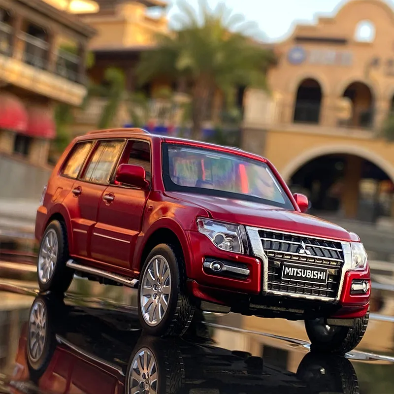 1:32 Mitsubishi PAJERO Alloy Car Model Diecasts Metal Toy Vehicles Car Model Simulation Sound and Light Collection Toy Gift