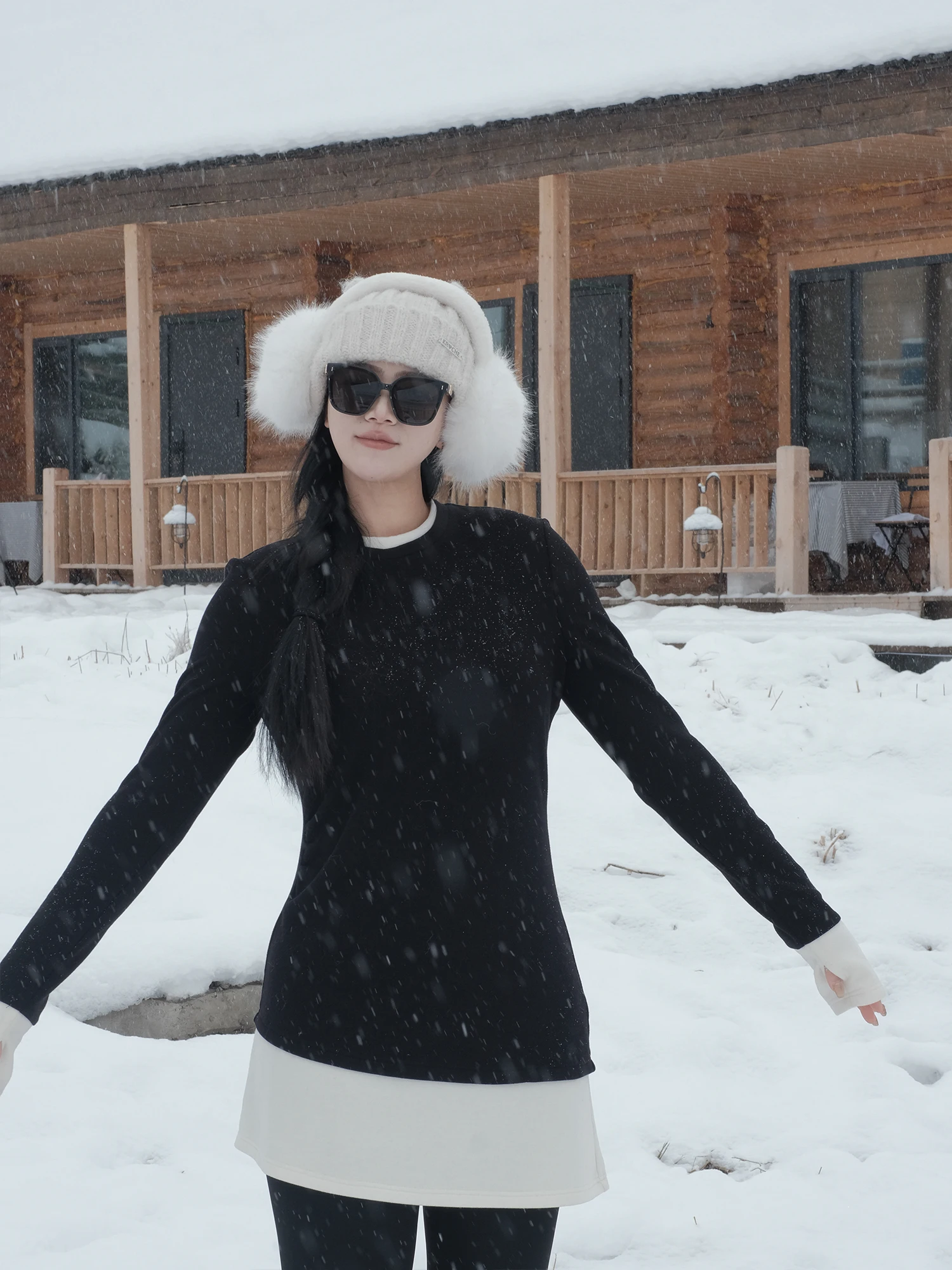 

Свободный женский вязаный свитер средней длины с асимметричными вставками и пушистой отделкой, зимний, повседневный, комфортный, с круглым вырезом, длинными рукавами