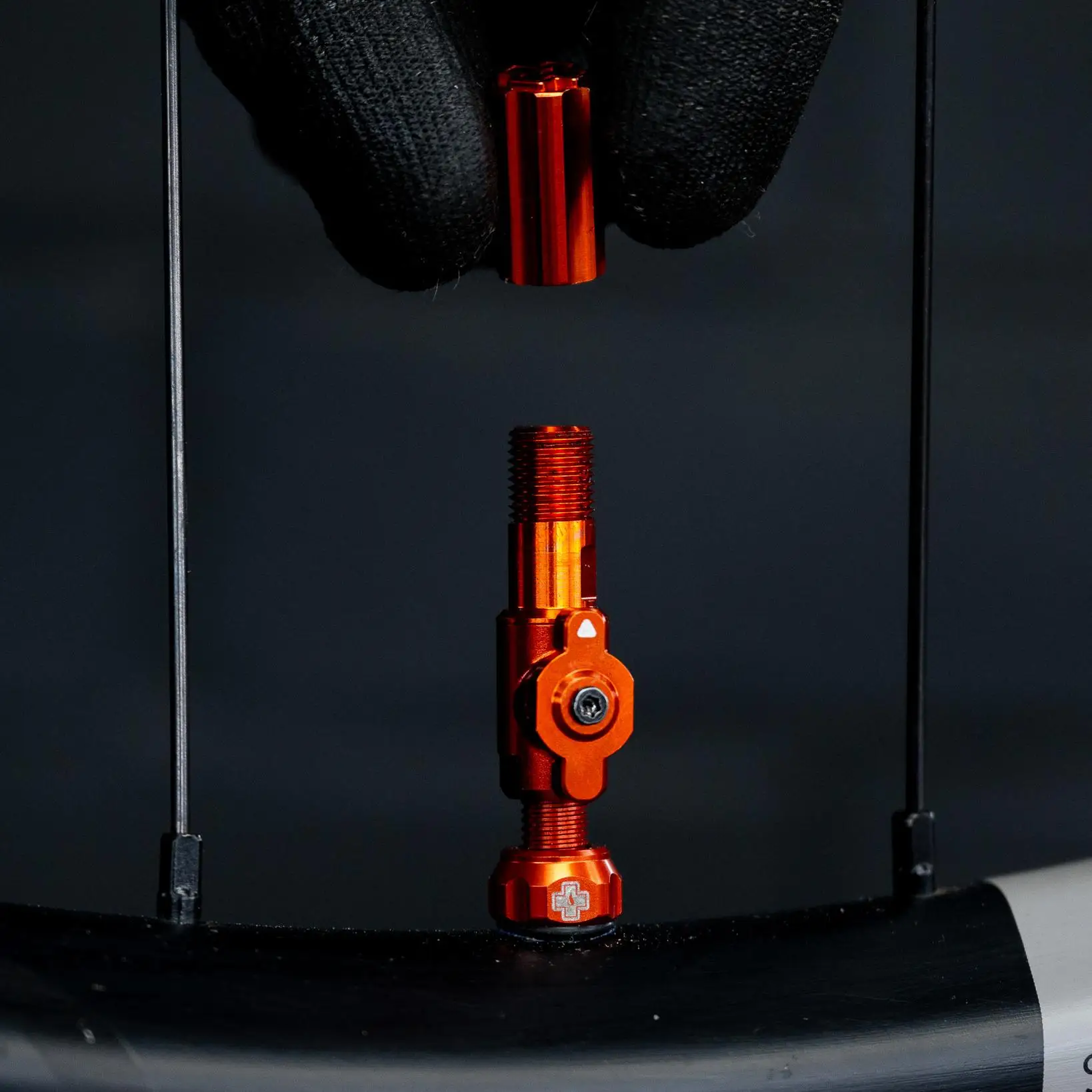 

Универсальный велосипедный вентиль MucOff большого диаметра без золотника для горных и шоссейных велосипедов, подходит для велосипедных шин с камерой и бескамерных.