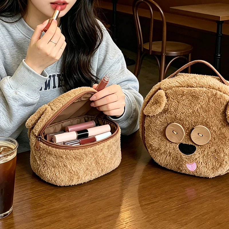 Creative Cartoon Bear-Shaped Handbag Makeup Bag, Storage Bag, Japanese and Korean Magazine Supplement Cover Bear Head-Shaped Women's Storage Bag, Suitable as a Birthday Gift for Friends and Family, Suitable for All Seasons, Perfect as a Party Gift, Fan Gift, or Anniversary Gift