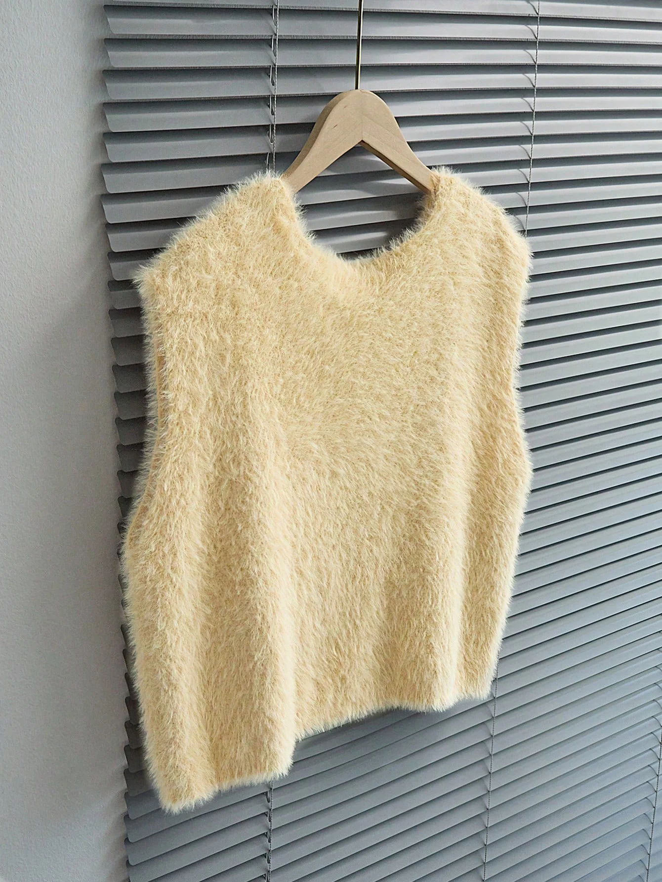 Women's Beige Fuzzy V-Neck Sleeveless Vest Soft Fluffy Knit Cropped Waistcoat for Spring Autumn