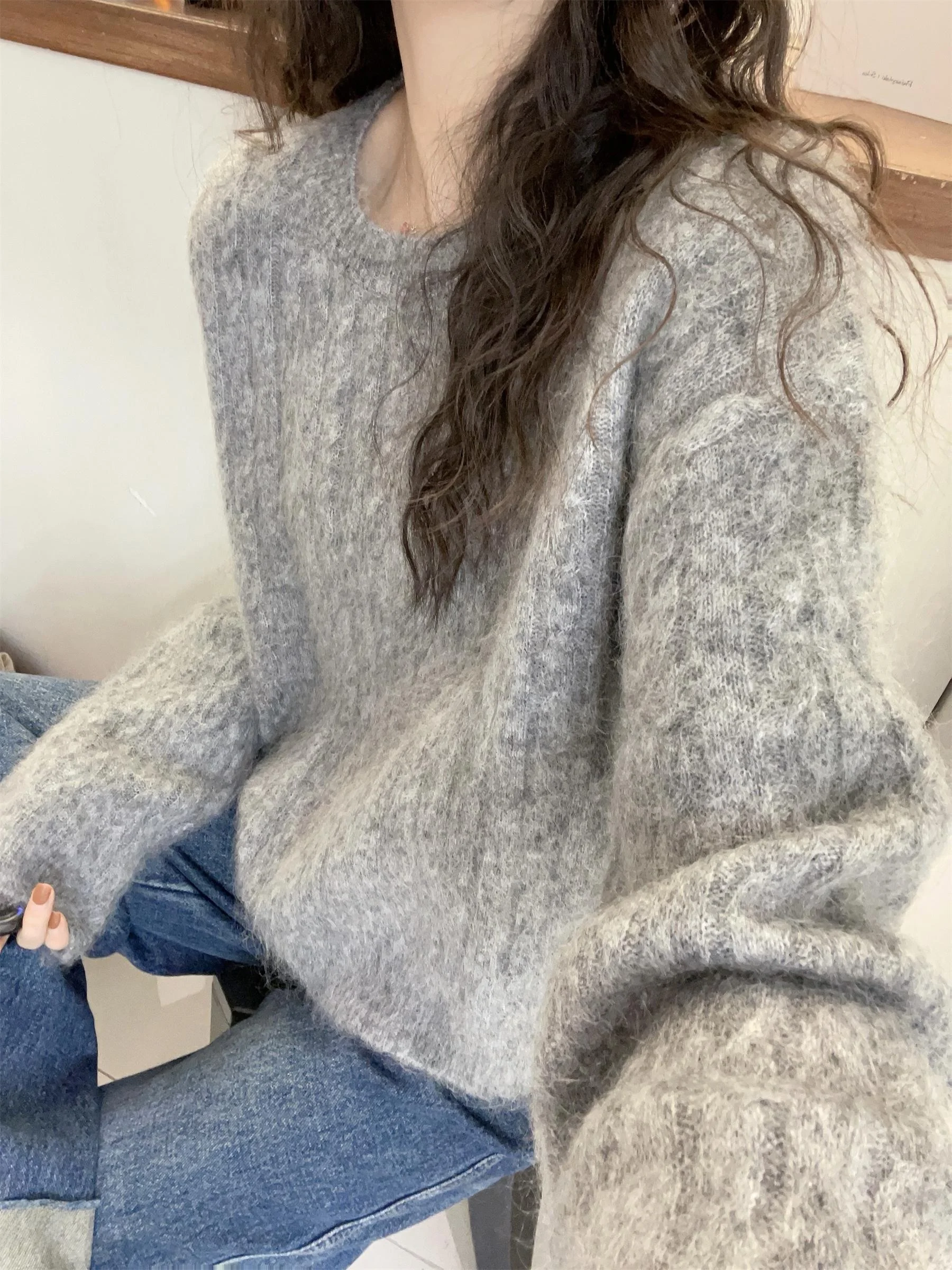 سترة محبوكة مستديرة أنيقة عالية الكثافة مخططة عمودية من صوف البحر لون نقي للتنقل فضفاضة تناسب طويلة...