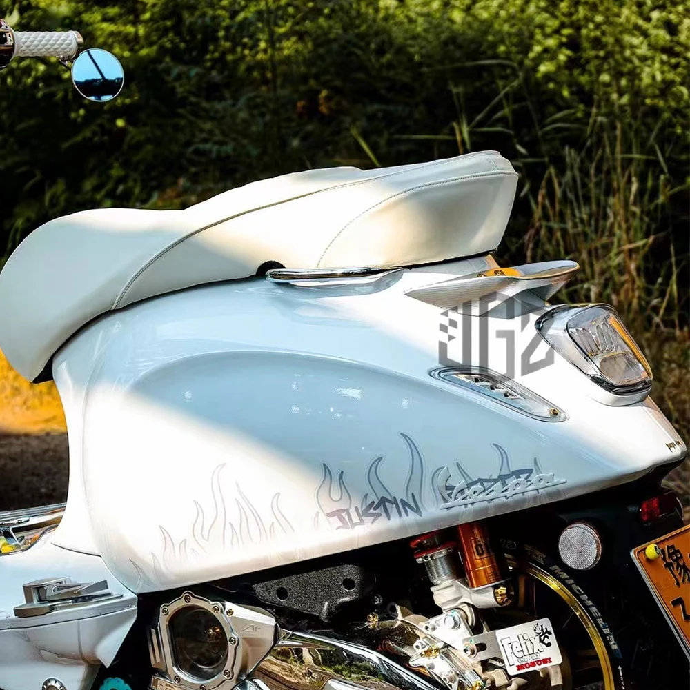 Ducktail Rear Grab Holder CNC Aluminum Fairing Acceesories for Vespa Sprint Primavera 50 150 2017 2018 2019 2020 2021 2022 2023