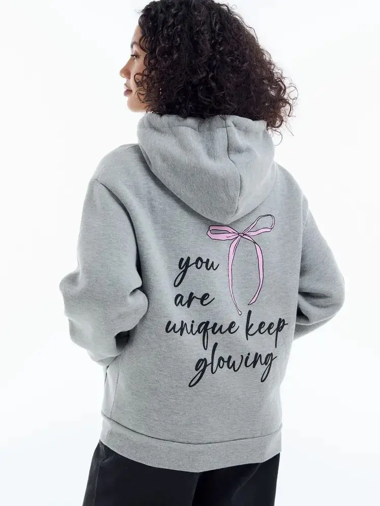 Amerykańska bluza z kapturem w stylu preppy, urocza, z nadrukiem kokardki, szara, zabawna grafika z literami, luźna, oversize, modna jesień, młodzieżowe topy damskie.