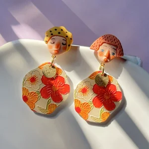 Damla küpeler, etnik tarz, puantiyeli Hindistan'ın şık ve özel bebekleri, renkli, portreler, kız çizgi film, saplama küpeler asimetrik çift Oyuncakların ilk 10 satışı-puantiyeli-no. 7