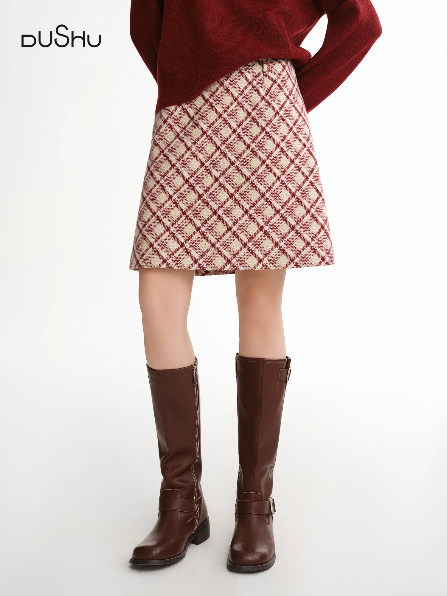 DUSHU 【Lovely Christmas】Stylish Plus-Size Red Short Skirt Vintage Retro Diamond Checkered 2025 Winter New Women Fashion Skirts