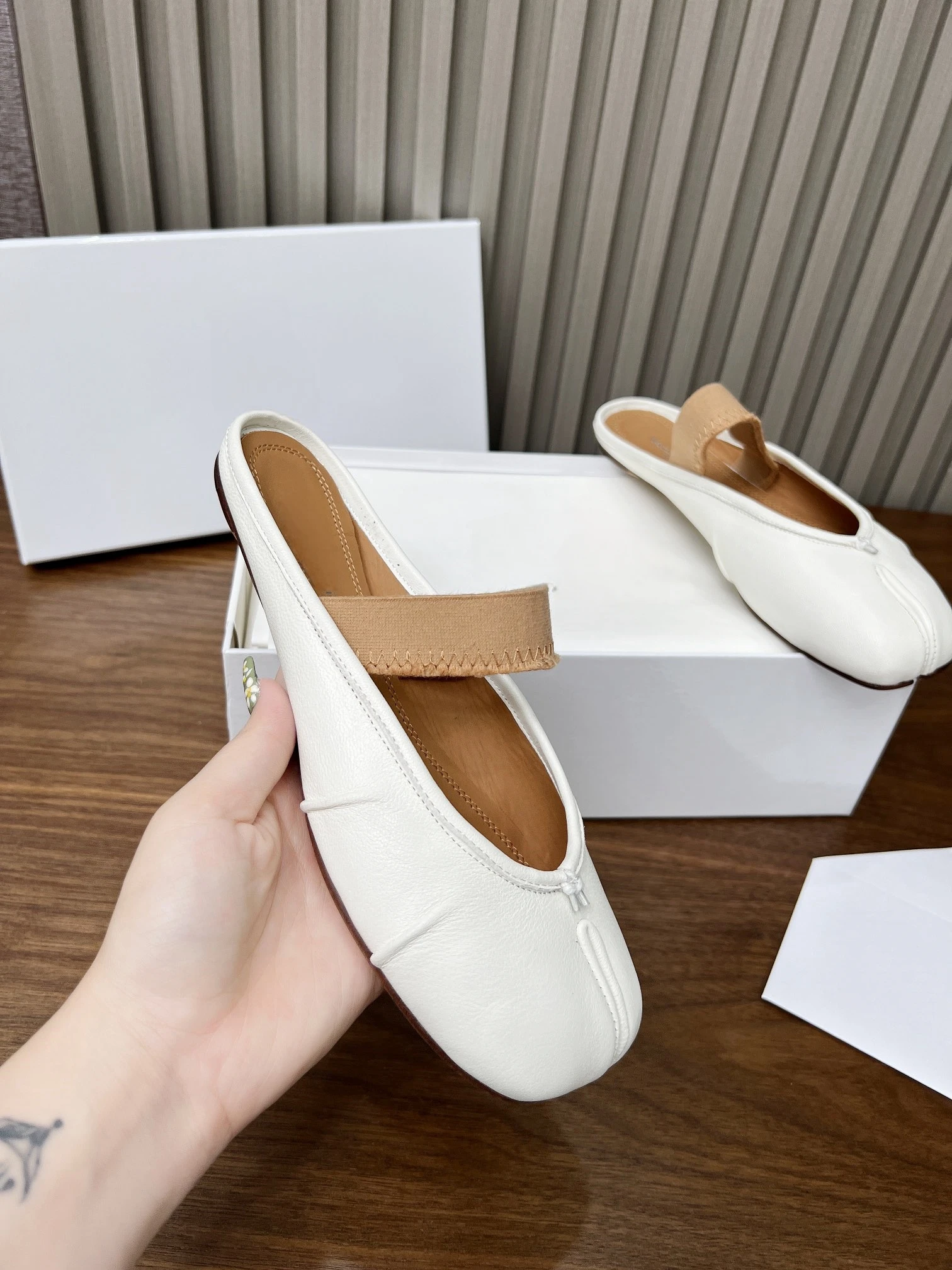 2024 New Summer Outerwear Baotou Split Toe Half Half Shoes for Women, Flat Bottom hook Cool Sandals for Women, Ballet Shoes Single Shoes