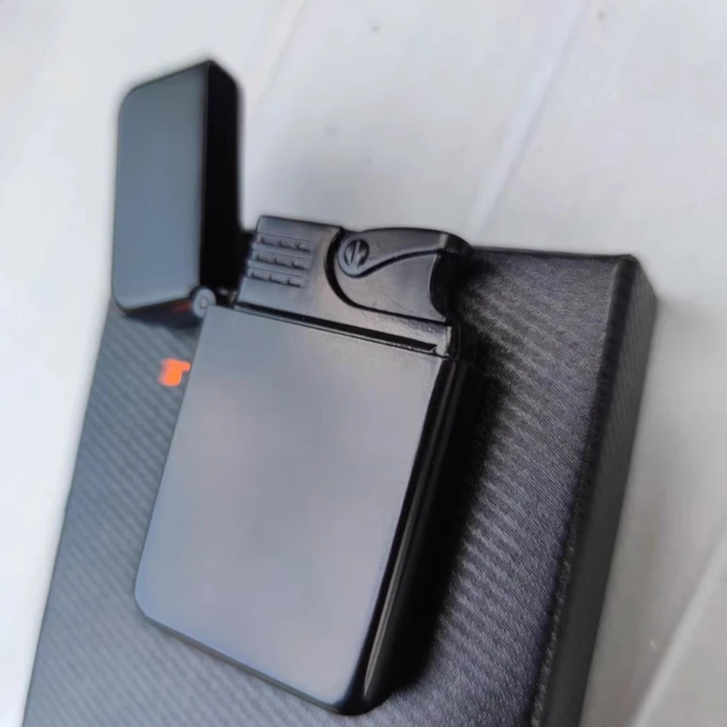 

Windproof Lighter Refillable Butane Gas Lighter with Dragon Embossed Pattern Red Fire Direct Cigar Lighters Smoking Accesoires