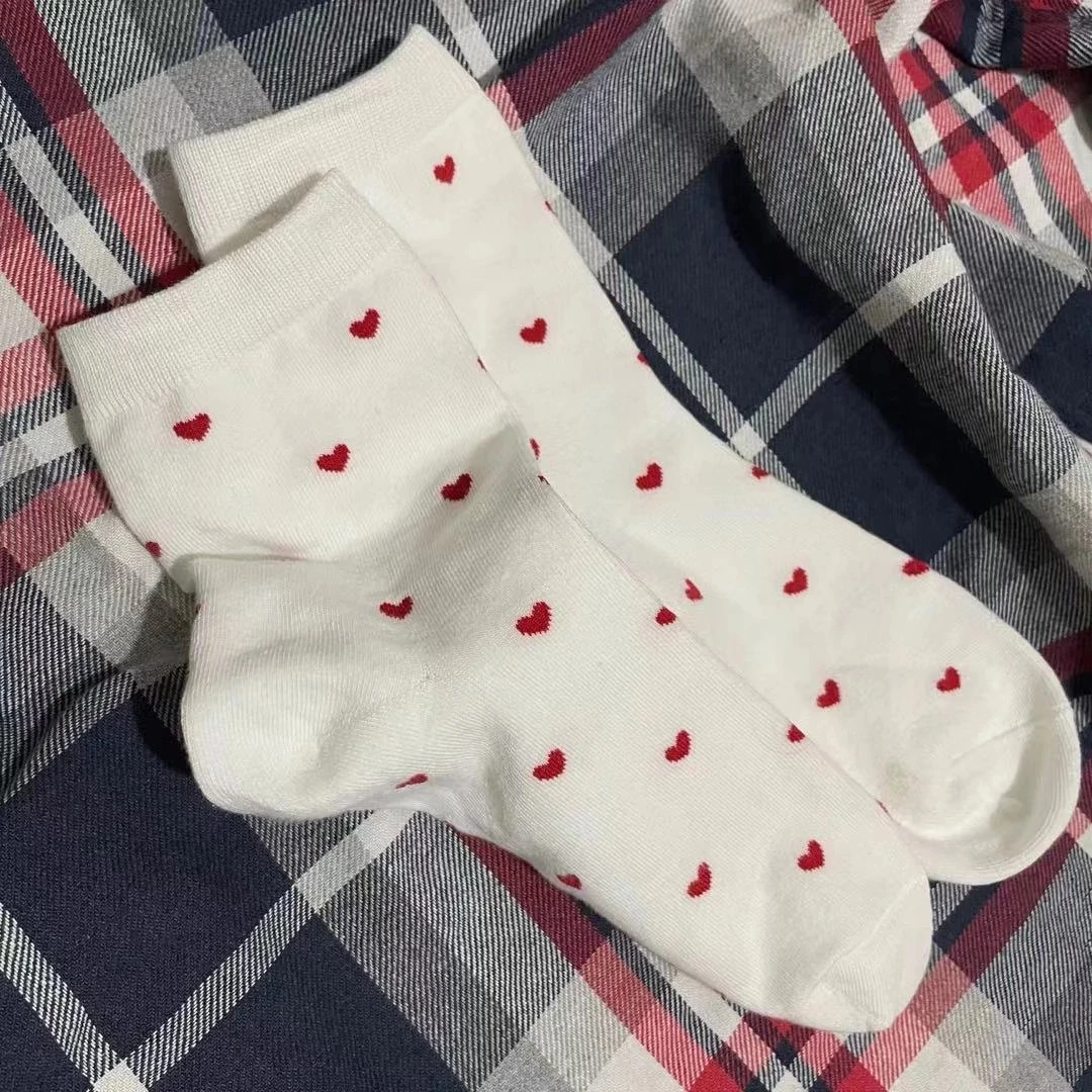 5 Pairs/Lot Woman Cotton Socks Cute Red Heart Printed Sweet Girls Novelty Casual Middle Tube Sox