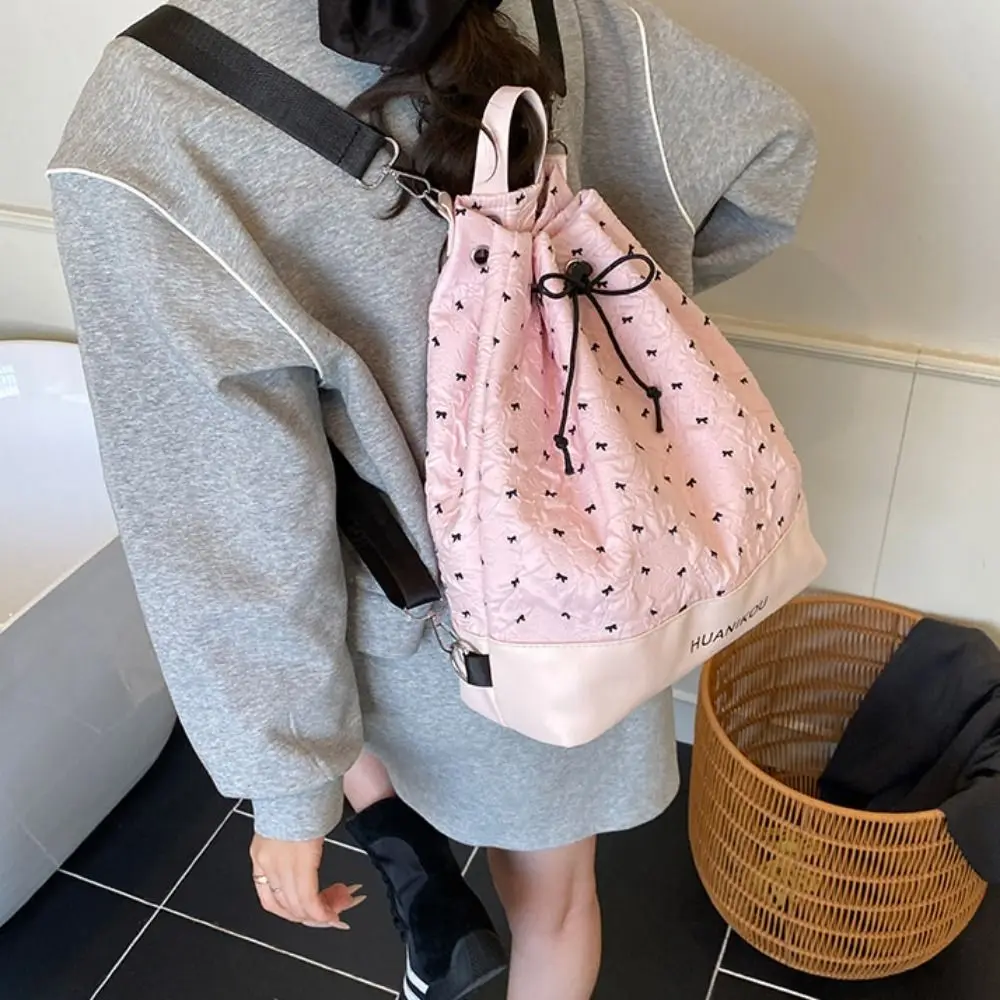 Zaino plissettato con fiocco di grande capacità Borsa a tracolla dolce leggera in tinta unita Borsa fitness da donna con coulisse in stile coreano in nylon