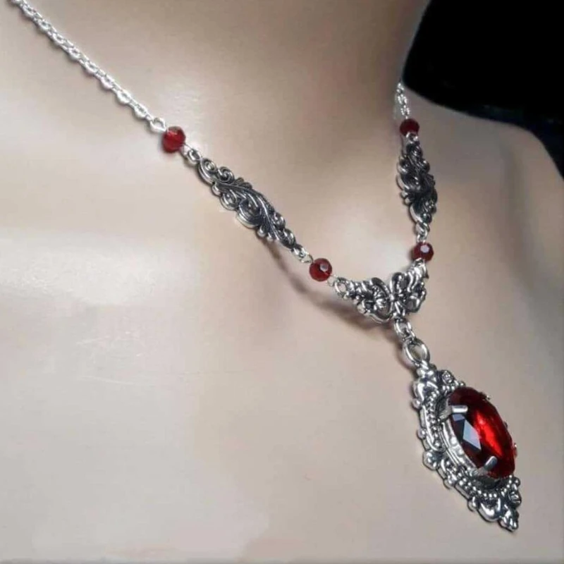 Retro Victorian Style Red Rhinestone Necklace Ornate Carved Gem Pendant Necklace Dark Aesthetic Wedding Cosplay Jewelry Gift