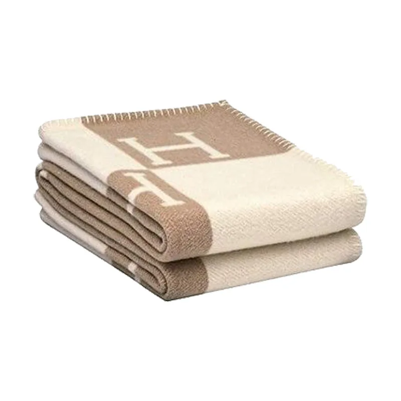 Casual Soft Alphabet Blanket Modern Simple Imitation Cashmere Wool Knitted Blanket Furniture Model Room Decorative Blanket