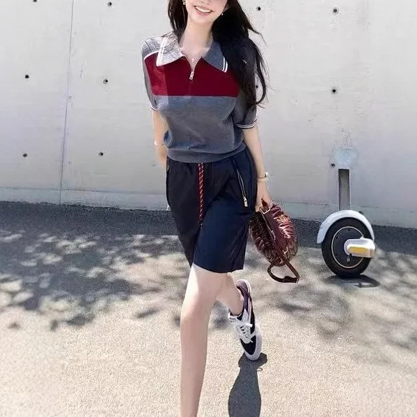 تي شيرت Miu System International Student عالي الجودة من الصوف الحريري للنساء، بياقة قلابة عصرية وأكمام عادية #5