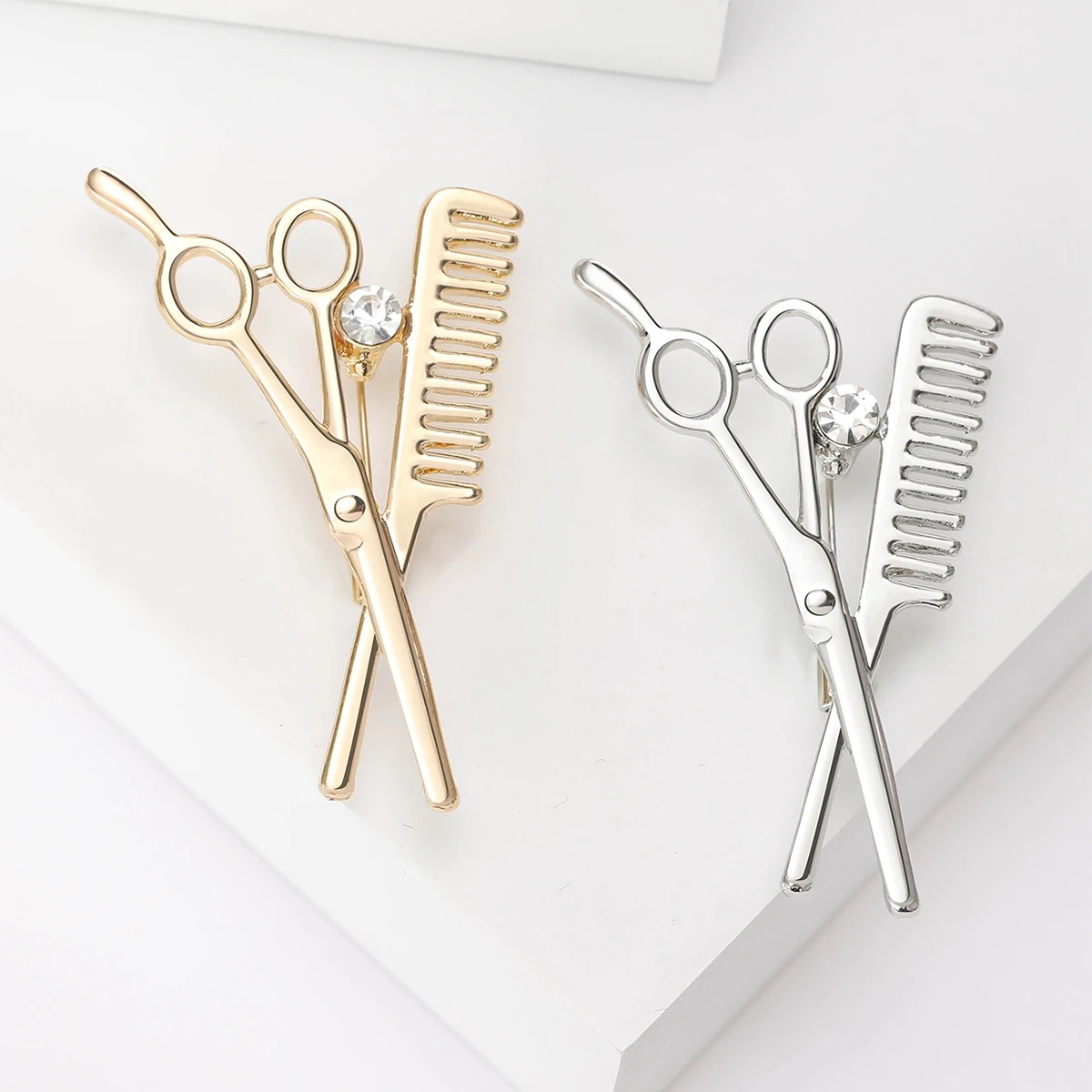 Enamel Scissor Comb Brooches for Women Unisex Rhinestone Tool Pins Event Party Backpack Decoration Clothes Accessories