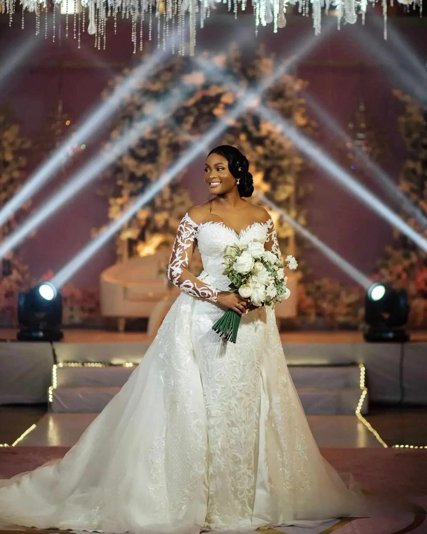 Abito da sposa Aso Ebi personalizzato taglie forti Treno staccabile Illusione Sirena Collo trasparente Maniche lunghe Abiti da sposa in tulle di pizzo