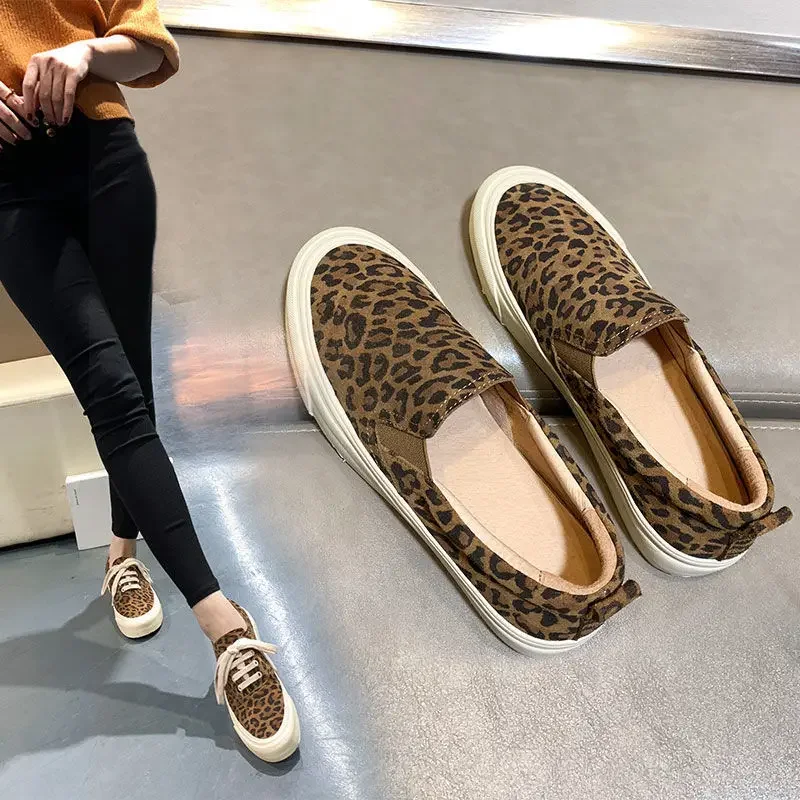 Tênis Leopard Slip-On para mulheres, sapatos casuais, mocassins planos confortáveis, designer