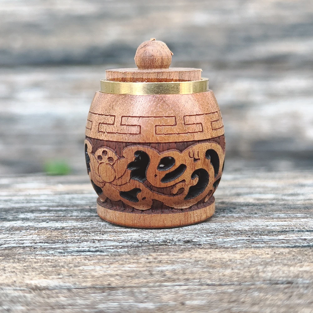 1.1 Inch Wooden Lantern Scented Sachet Ornament, Openable, Simple Style, Suitable for Indoor Decorations, Bedroom, Tabletop Decorations, Birthday Gifts, Men's Gifts, Centerpiece Decoration, Home Decor