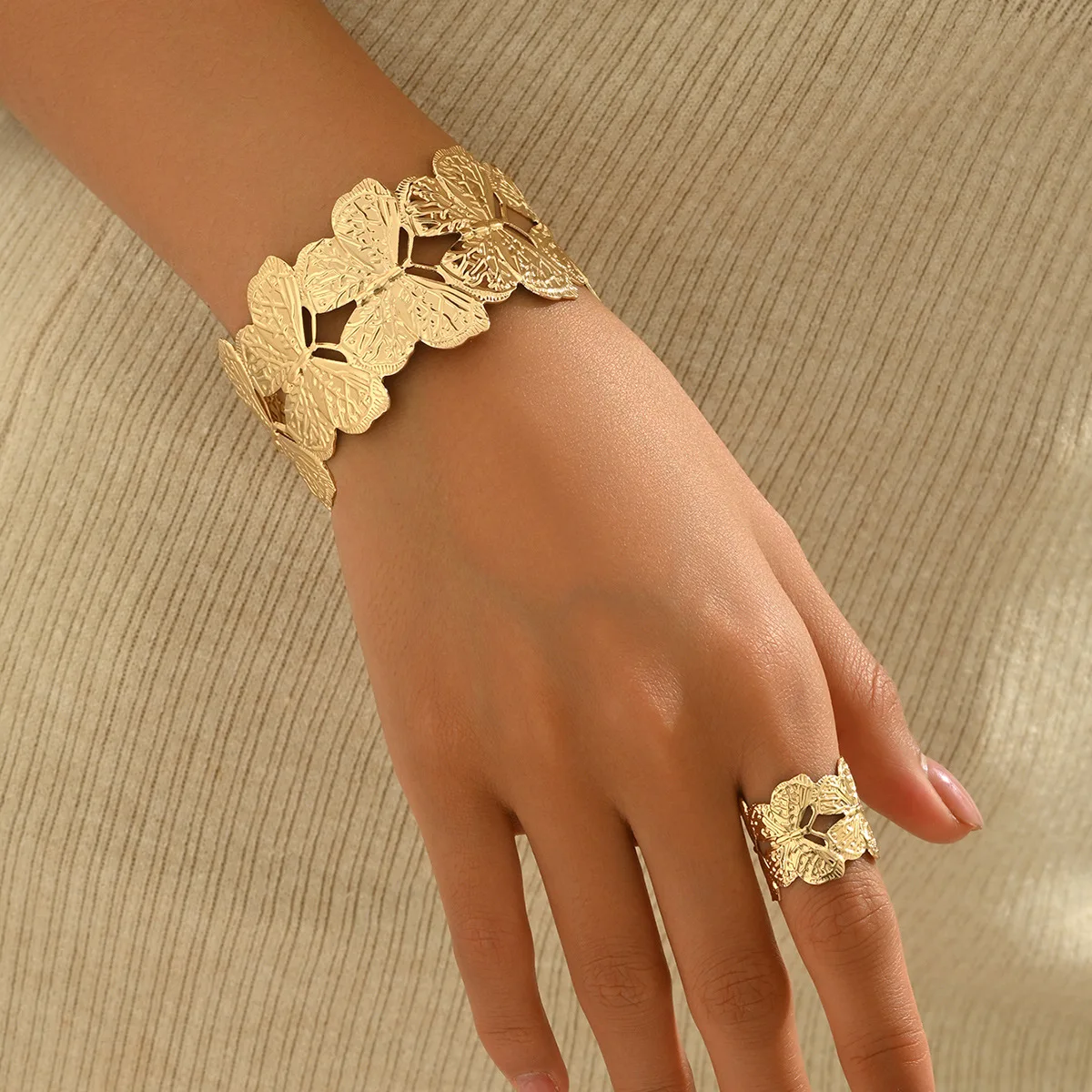 New Women's Butterfly Personalized Bracelet Open Ring