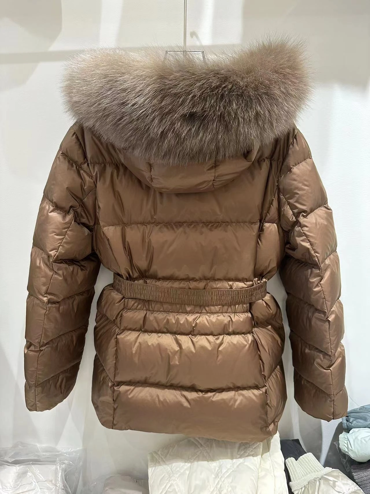 Jaqueta Curta de Pluma de Pato Branca ssa Tamanho Pequ Casaco F com ande Gola de Pele e Design Ajustado para o...