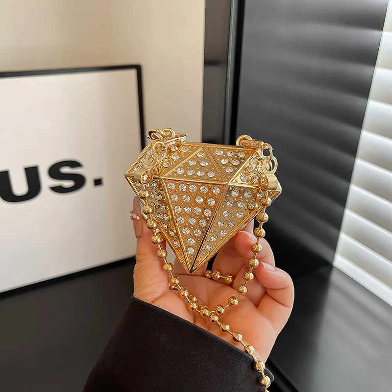 

Мини-сумка для женщин, модная сумка с металлическими бриллиантами - новинка 2023 года, высококачественная инкрустированная мини-сумка для ужина с цепочкой и помадой