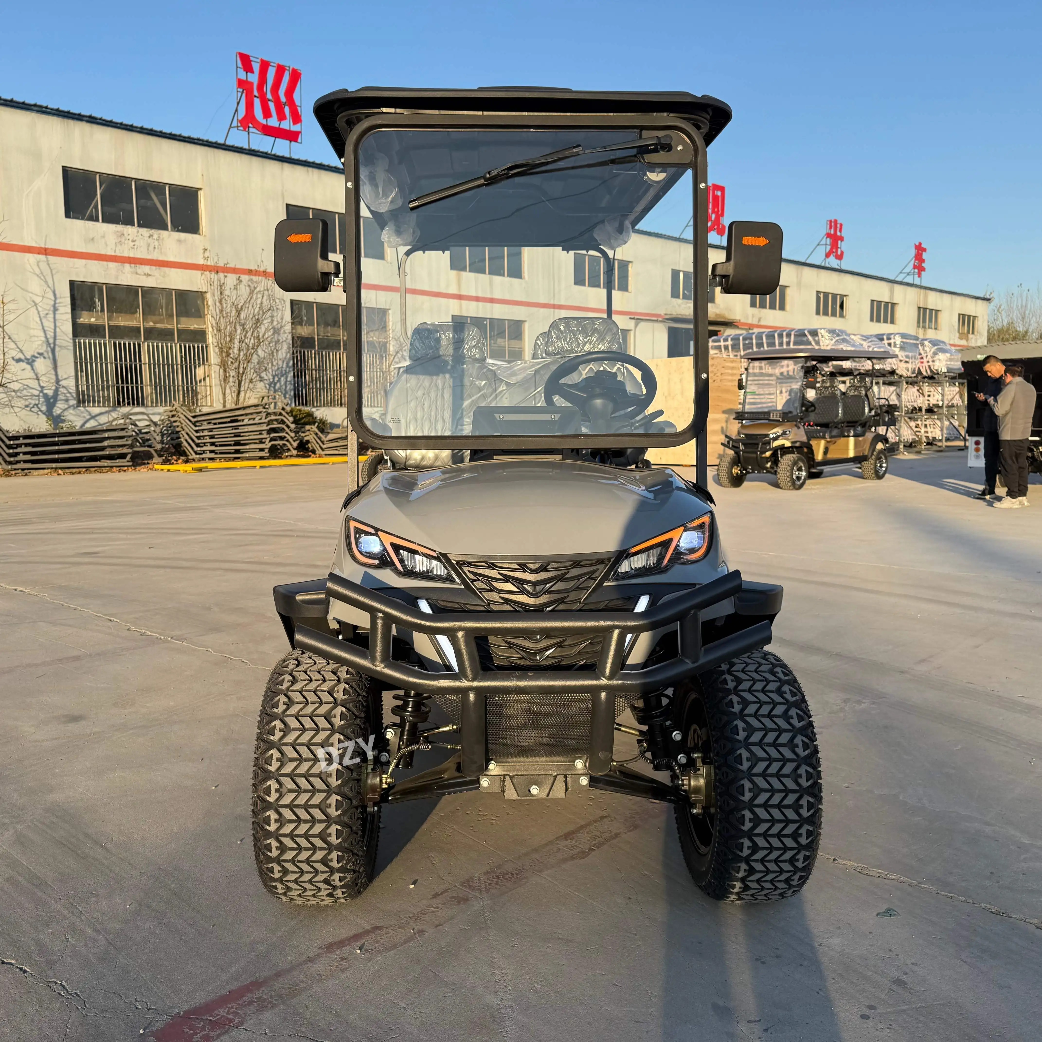 عربة جولف ذات تعليق مستقل 4 ركاب كهربائية لمشاهدة معالم المدينة متعددة الأغراض عربة أطفال قانونية على الطريق #1