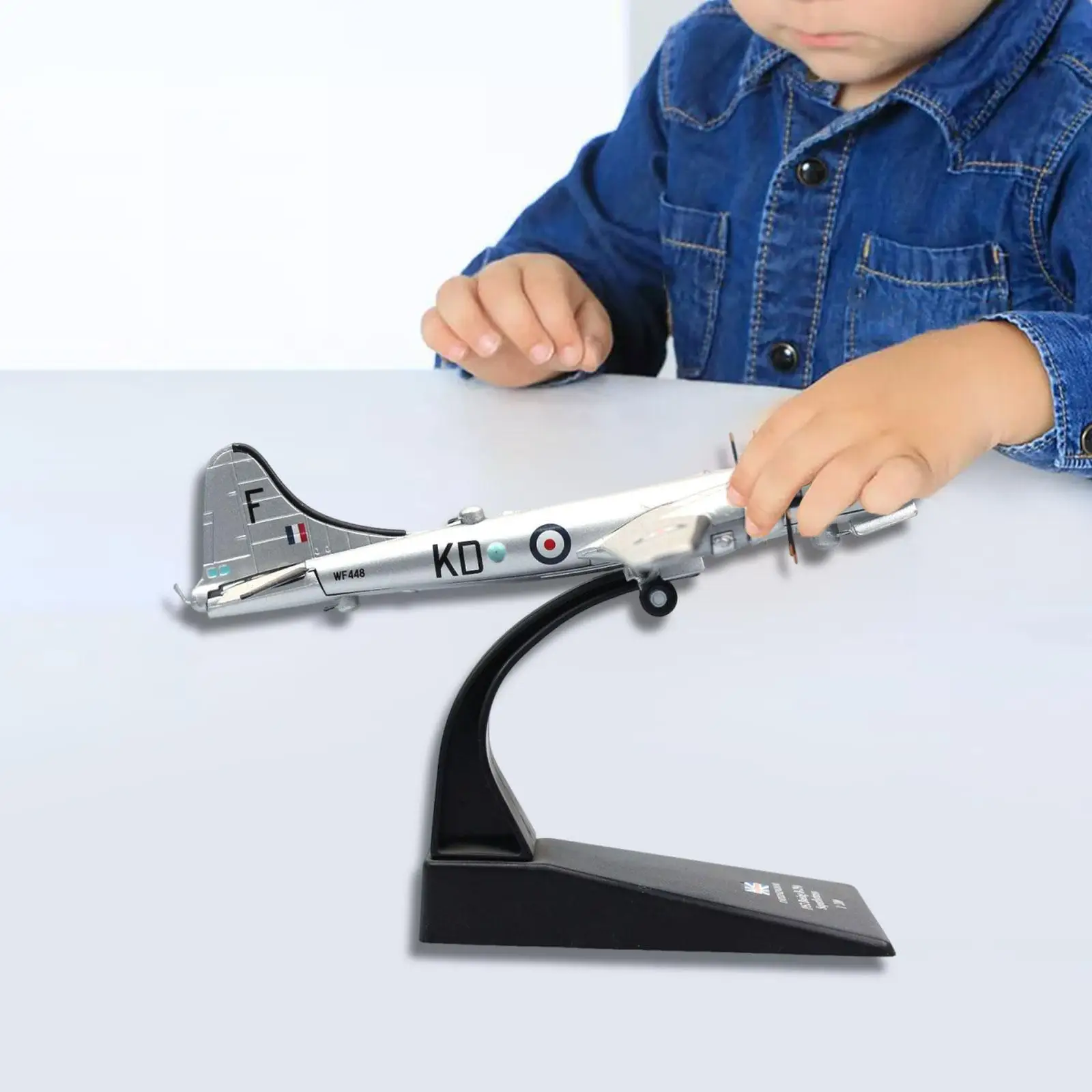 1 200 Scale Mini Aircraft Model Alloy Collectible Toy Metal Plane Replica for Aviation History Enthusiast Display