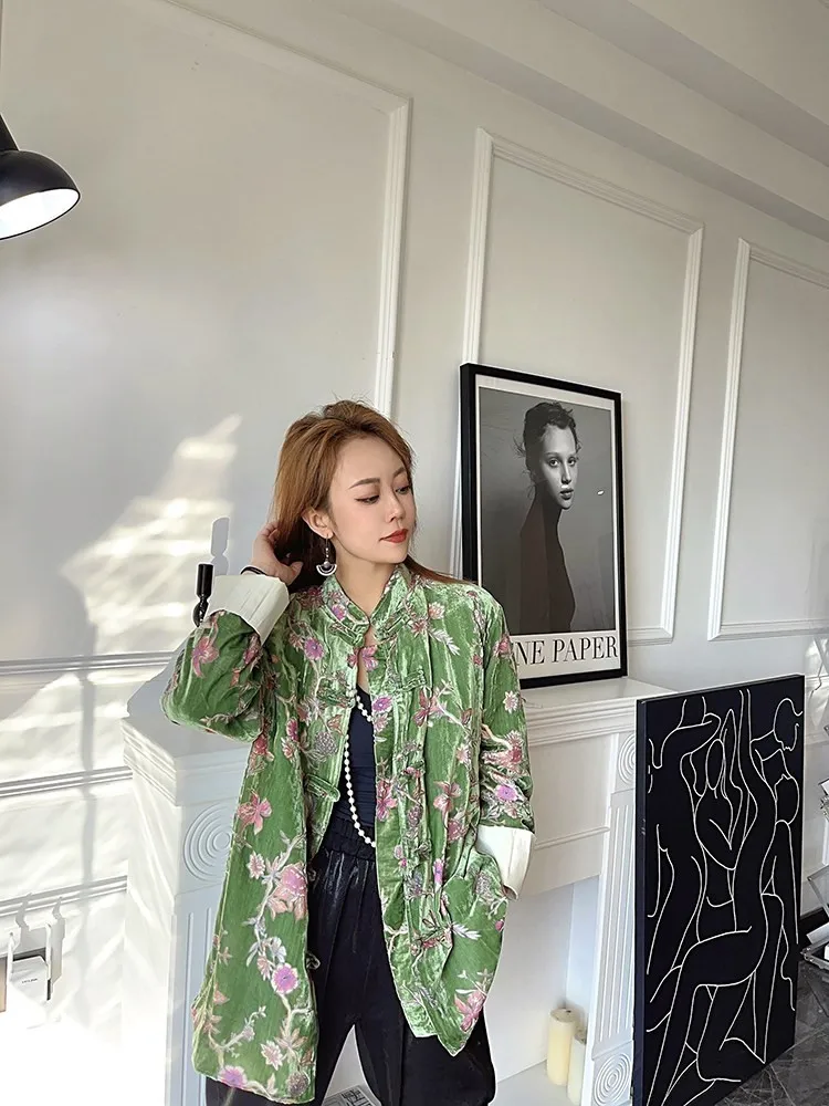 

New Chinese-style traditional Chinese clothing - a velvet coat