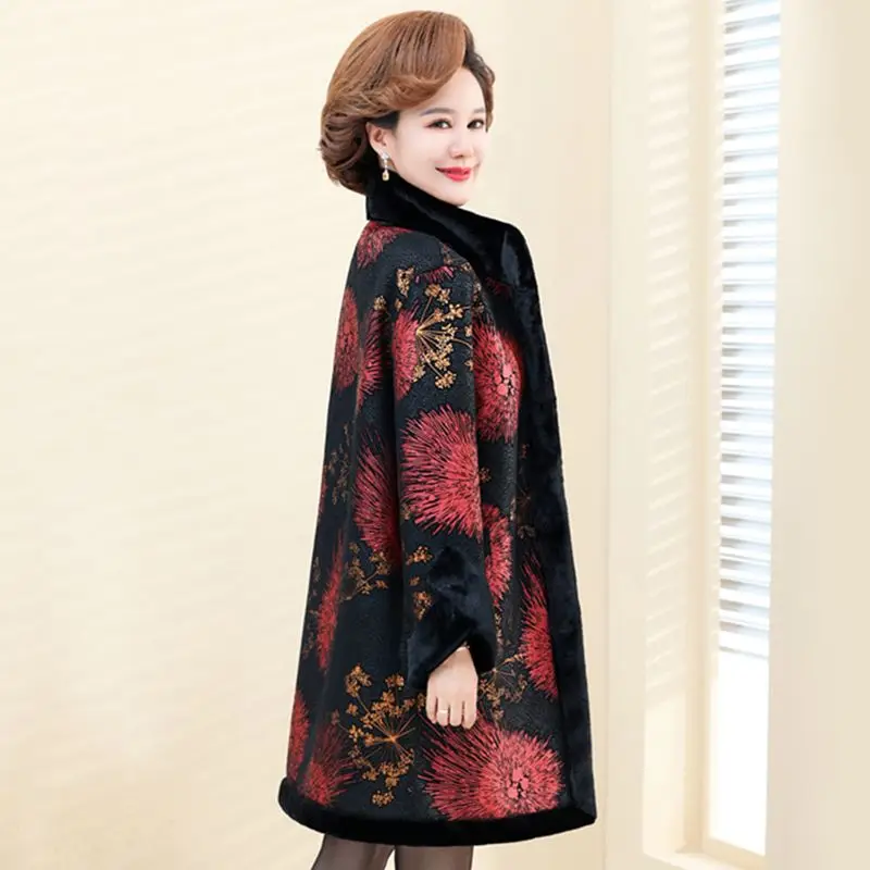 New Type of Fur Coat with Faux Fur on Both Sides Fashionable and Fluffy It Is A Thickened Mink Fur Coat and Cotton-padded Jacket