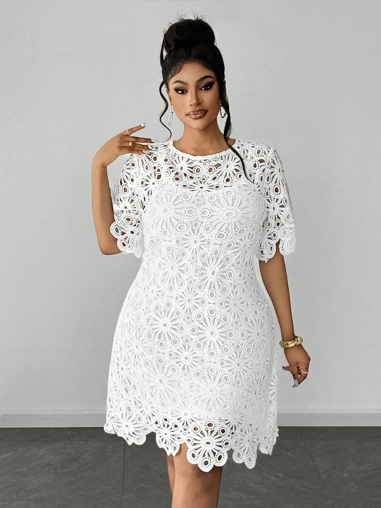 

White Lace Hollow Out Round Neck Short Sleeve A-Line Dress