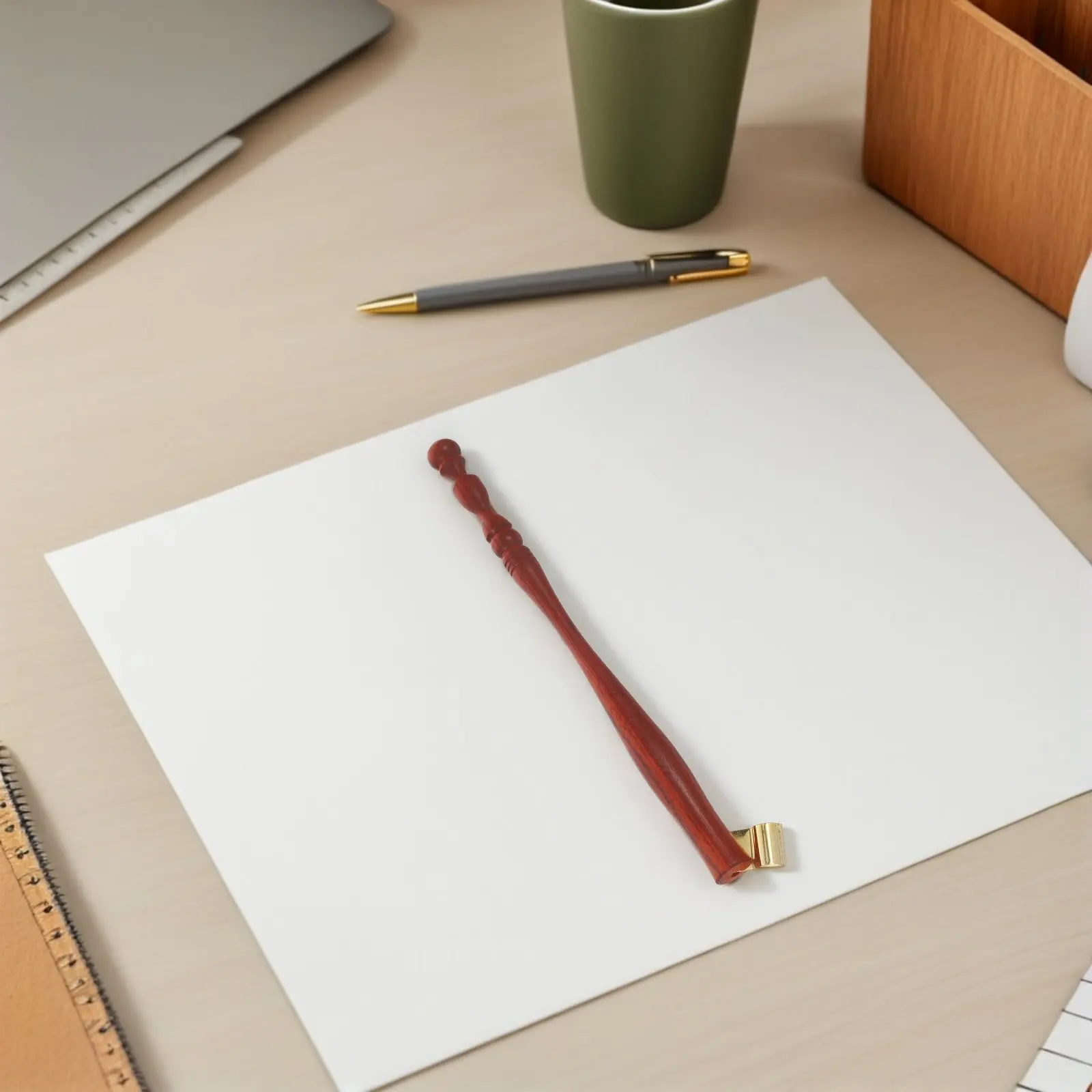 

Наклонный держатель для каллиграфических ручек из палисандра для комфортного длительного творчества – профессиональное рисование комиксов