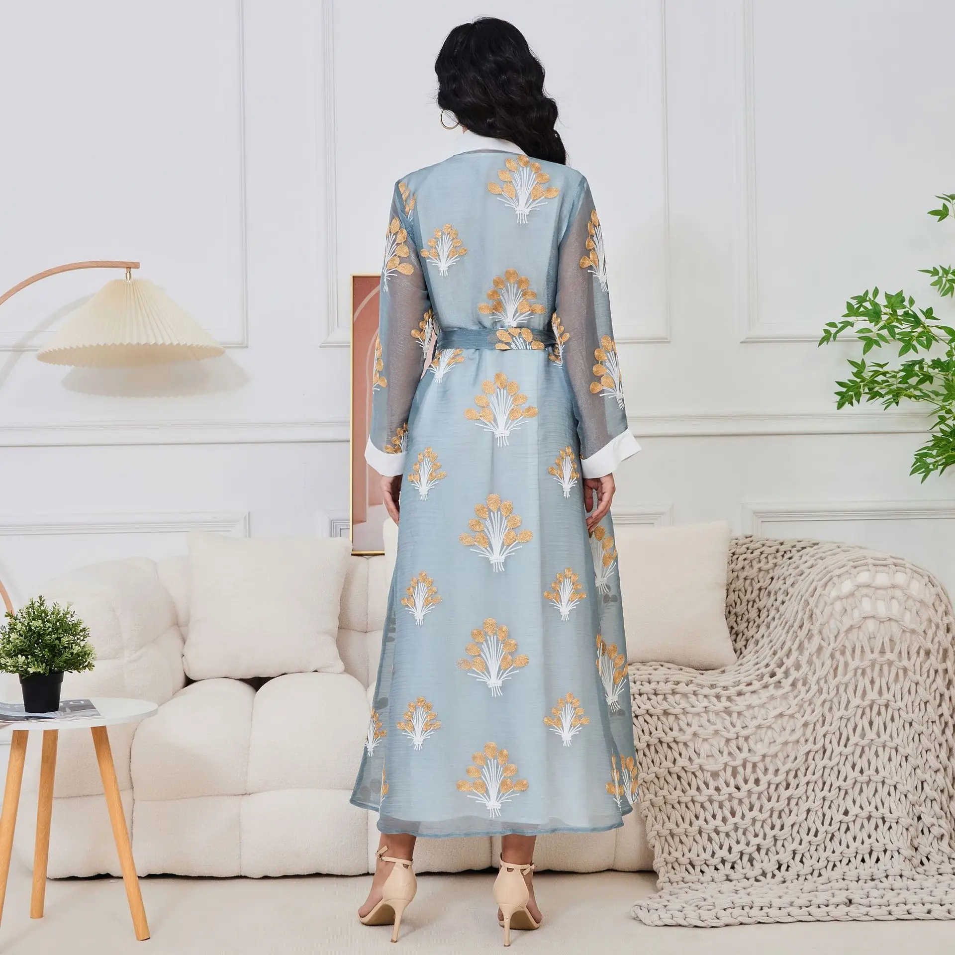 Neues zweiteiliges Kleiderset im saudi-arabischen Nahen Osten-Ethno-Stil mit bestickten Pailletten: Dubai Abaya Langes muslimisches Damenkleid