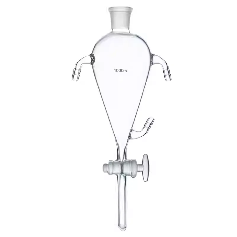 extraccion-de-aceite-esencial-de-madera-de-agar-mediante-un-embudo-separador-en-forma-de-pera-con-boca-lateral