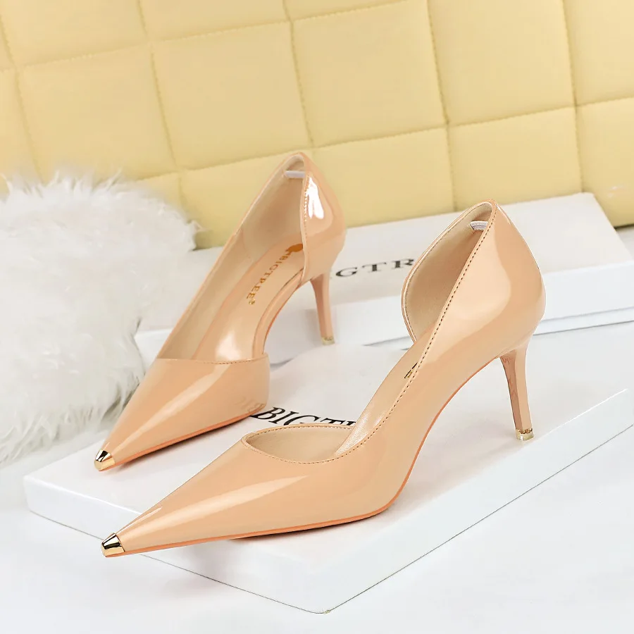 أحذية جلدية كبيرة للنساء ، قطة صغيرة ، طرف معدني ، عالي ، خنجر ، مكتب ، كعب ، 7 كعب ، حفلة