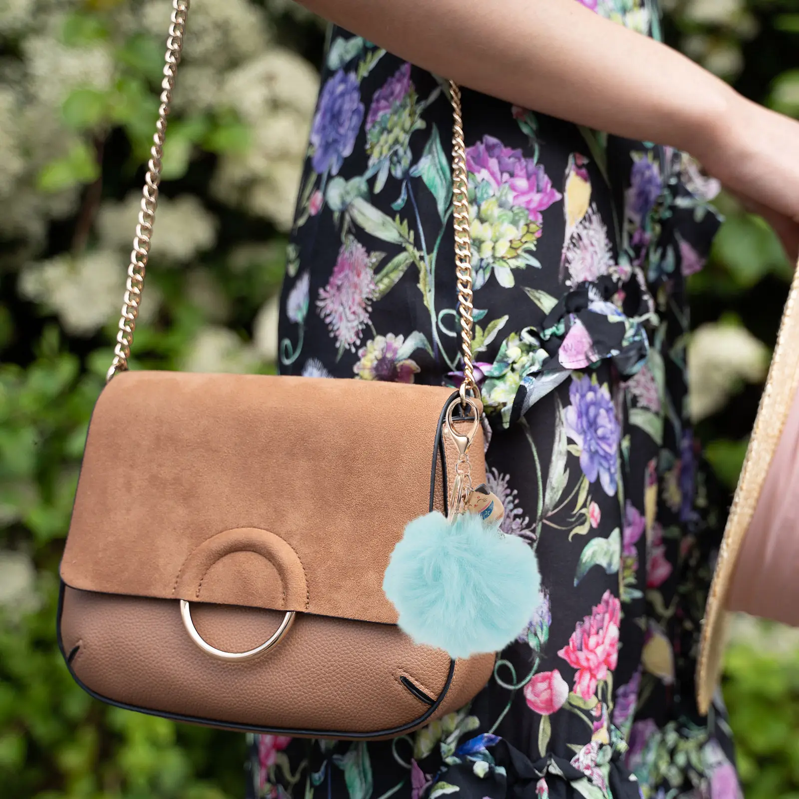 

Wooden Cat Keychain Cute Cartoon Cat Shaped Key Ring for Women Girls Teens Small Backpack Purse Phone Charm Japanese Style