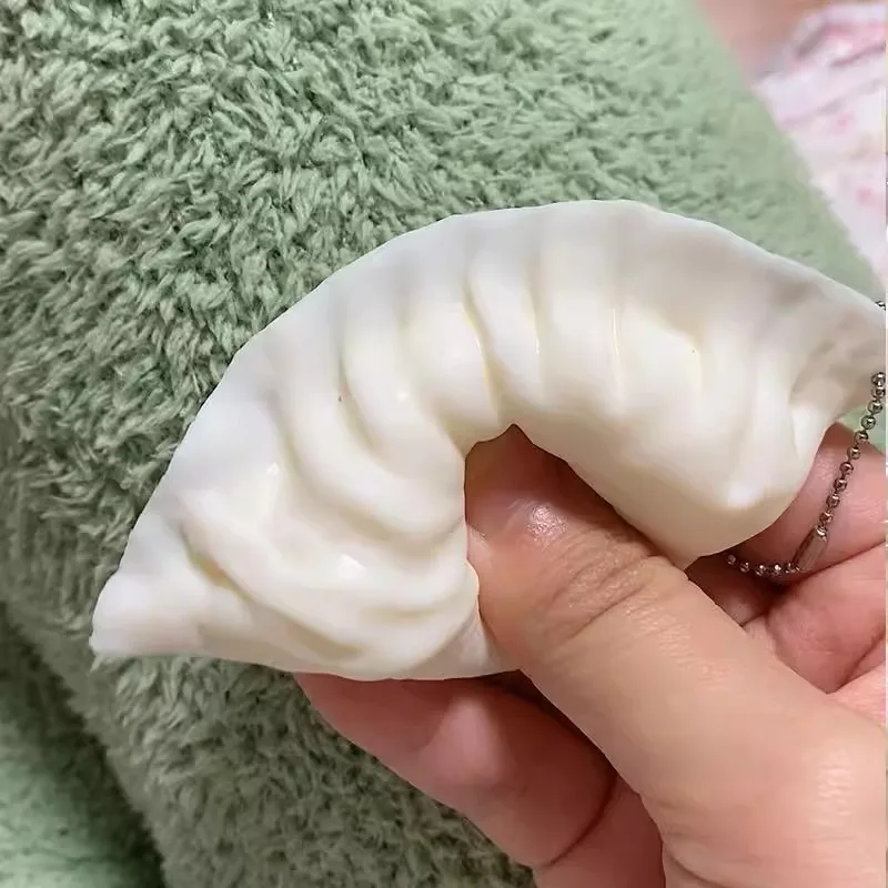 Llavero con forma de dumplings blandos, colgante para bolso, mini juguete blandito, simulación de comida, decoración, amuleto, regalo antiestrés