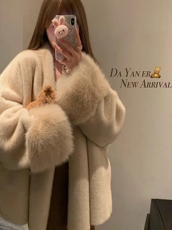 

Eco-Friendly Fur Coat Women's Loose Sle Faionable Autumn Winter New Arrival Imitation Mink Outerwear Casual V-Ne Coat