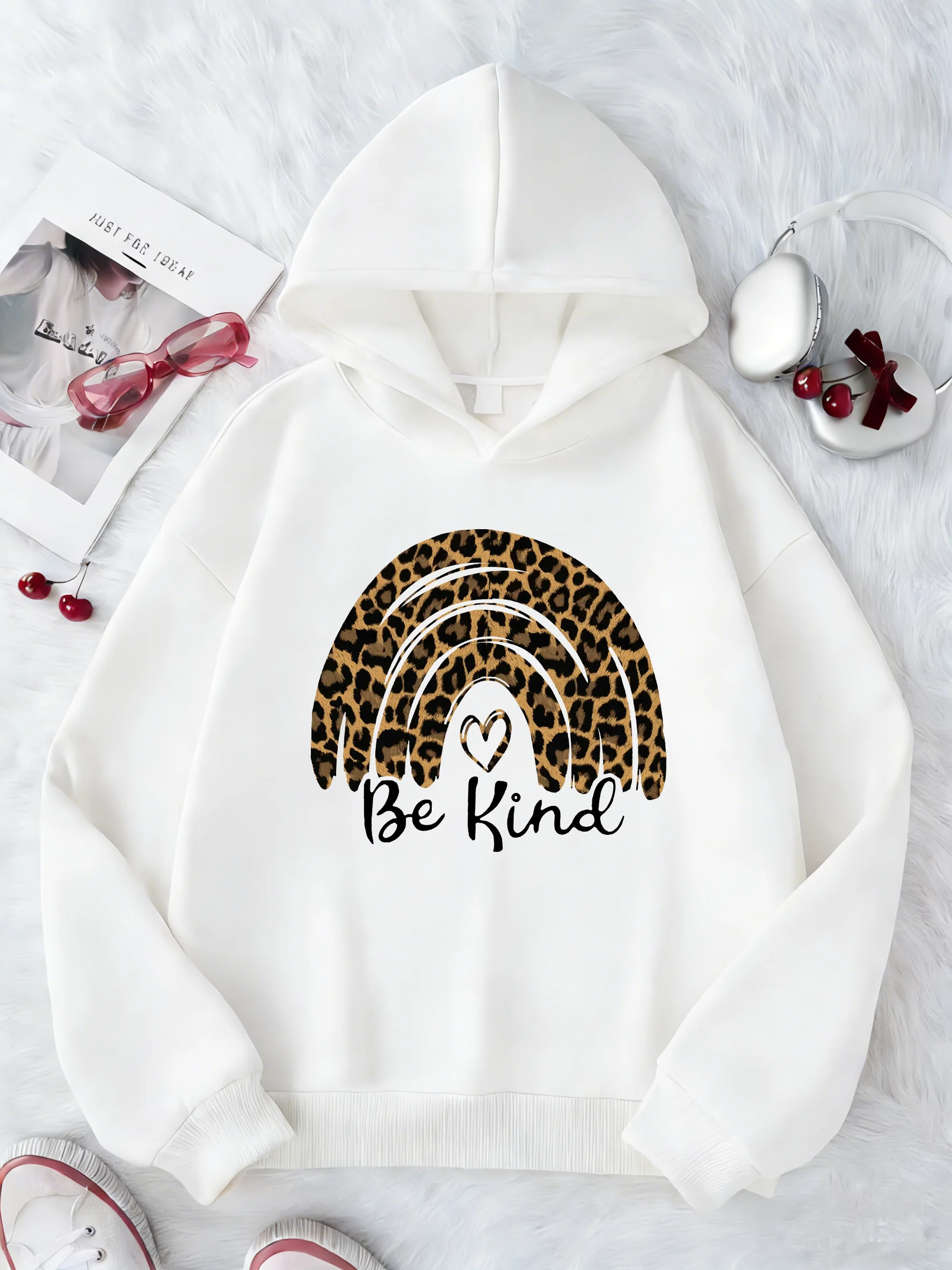Sudadera con capucha con estampado de leopardo y corazón arcoíris Be Kind para niños y niñas, sudadera informal con capucha