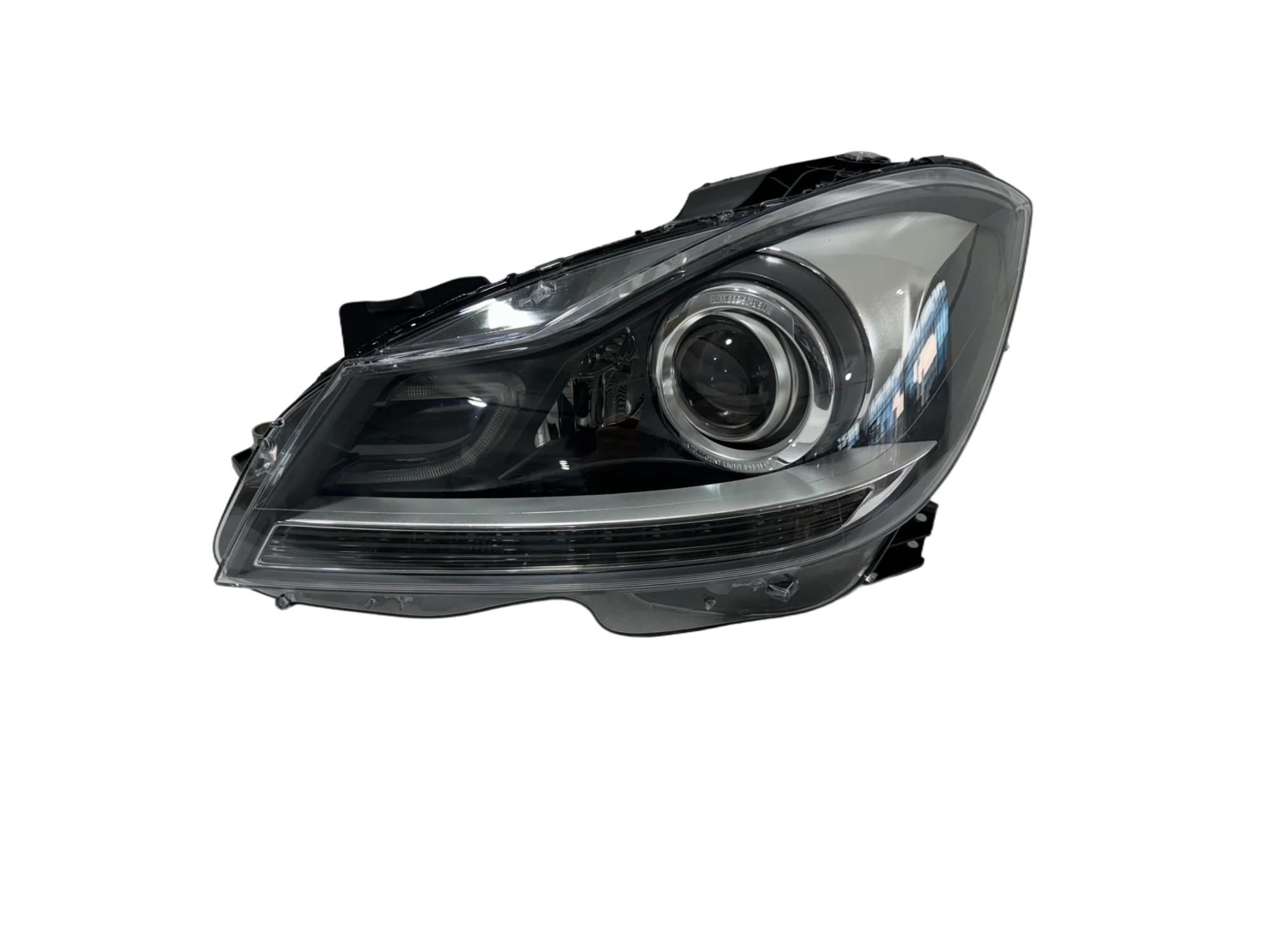 Suitable for Mercedes Benz C-Class W204 hernia headlights 2011-2014 C200 C250 C300 hernia headlights W204 hernia headlights