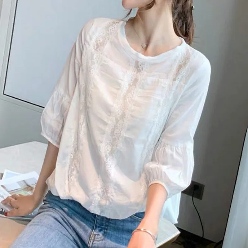 Korean Fashion Lace Patchwork O-Neck White Pullovers Blouses Summer Casual Women\'s Clothing Lantern Sleeve Loose All-match Shirt