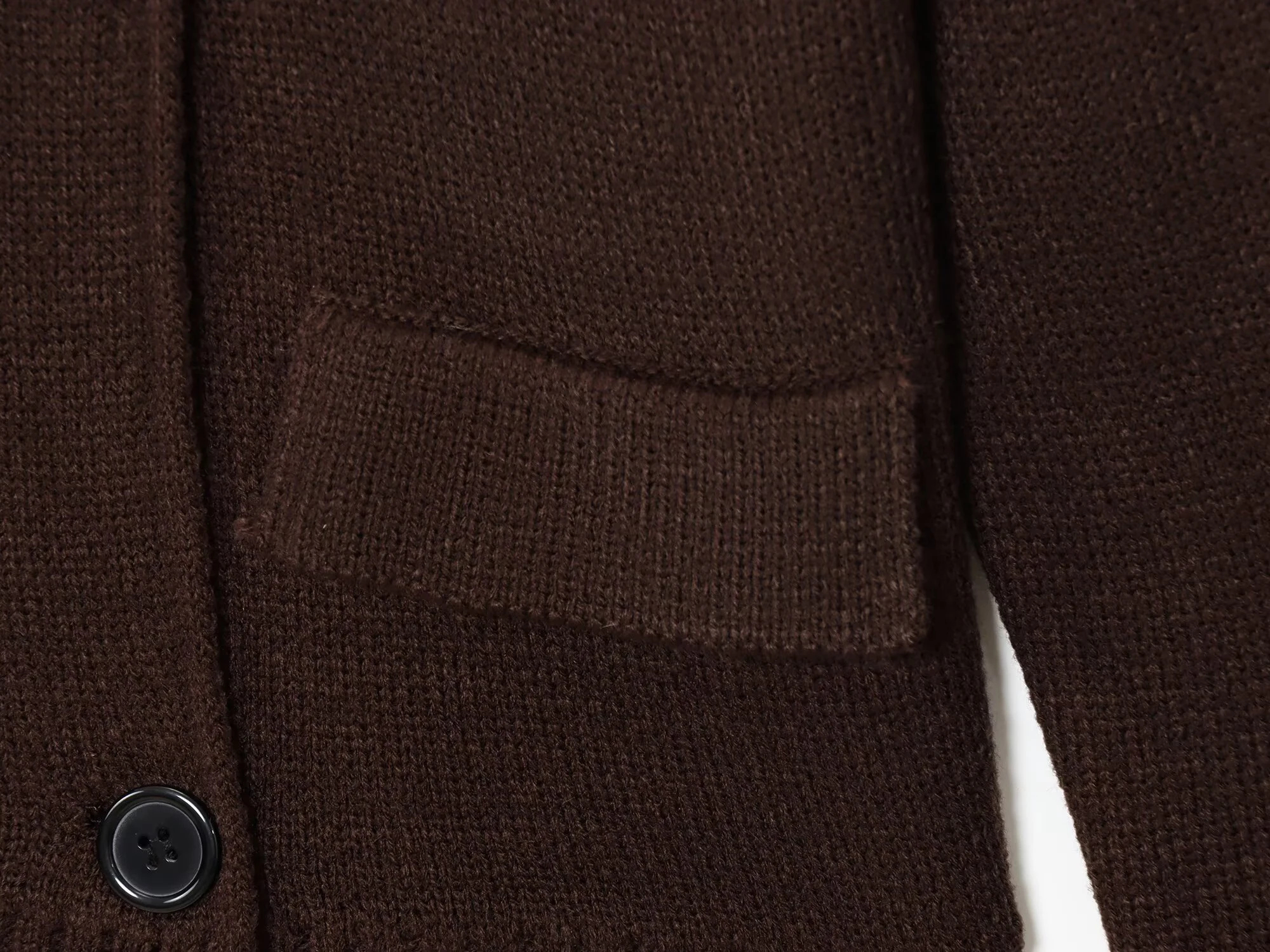 เสื้อคลุมคาร์ดิแกนไหมพรมแขนยาวทรงหลวมสไตล์ลำลองเรียบหรูสำหรับผู้หญิง คอลเลคชั่นฤดูใบไม้ร่วงปี 2025