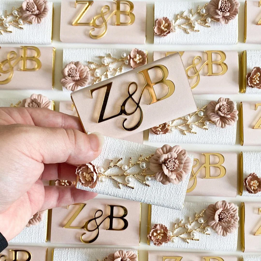 12Pcs Personalized Bride & Groom Initials Gold Plaques Wedding Logo Decorated Chocolate Anniversary Favors Banner (No Chocclate)