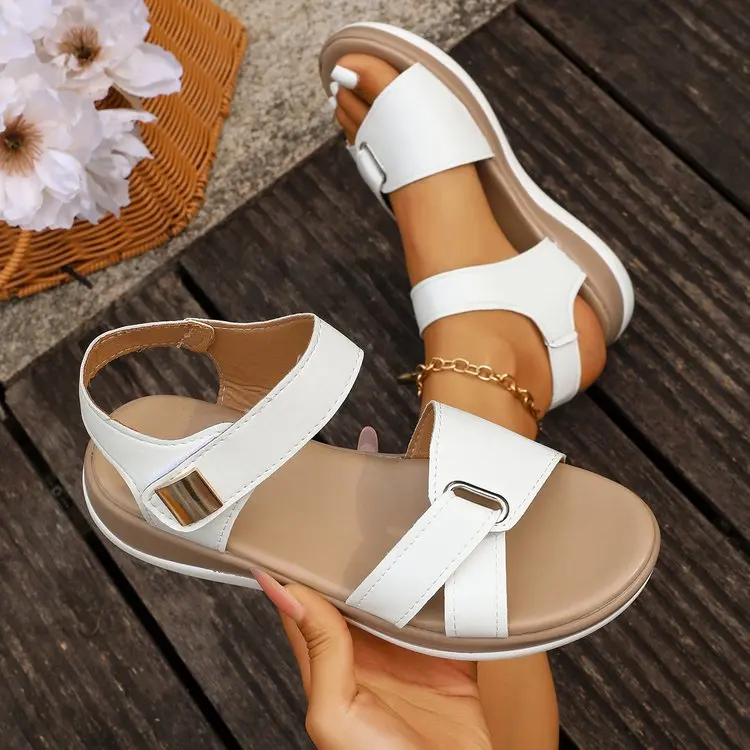 2026 Damen Sommer Flache Sandalen Mode Metallschnallen-Riemensandalen Runde Zehen Offene Zehen Lässige Bequeme Strand-Römersandalen für Frauen – Detail 11