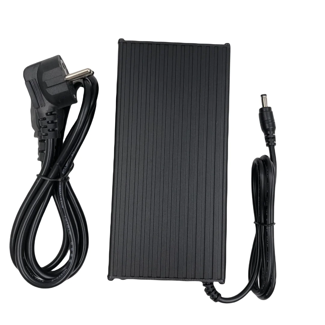 58.8V5A Battery Charger For 14S 52V/48V Li-ion Battery lithium battery Strong with cooling fan fast charger Metal Shell