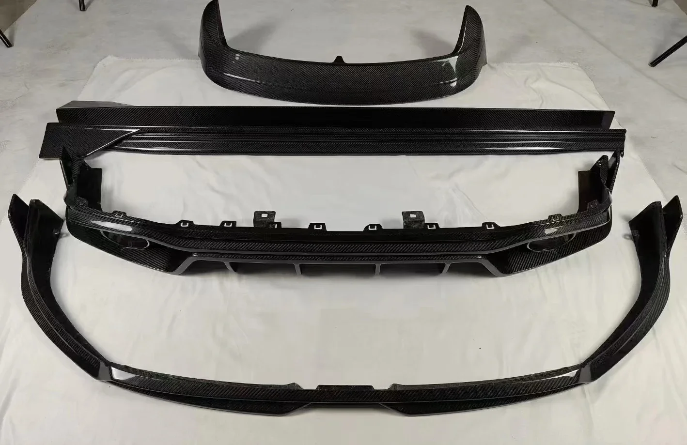 New High Quality Carbon Fiber Lip Diffuser Spoiler Side Skirt for VW Golf GTI 2025 MK8.6