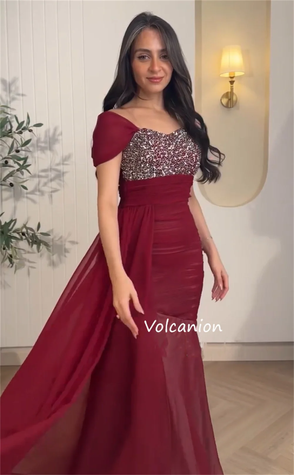 تخصيص عالية الجودة الشيفون الطية مطرزة حورية البحر خارج على الكتف فساتين طويلة مناسبة مخصصة رائعة