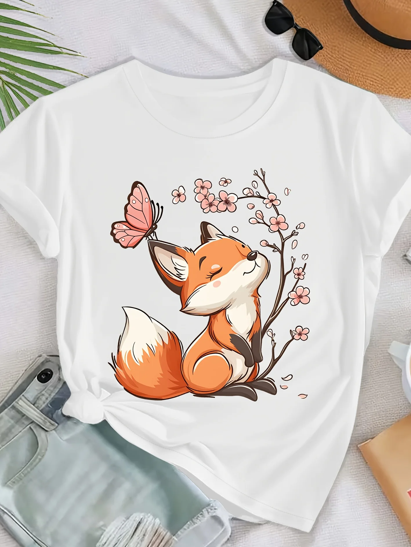 Fox Sniffing The Fragrance of Flowers Under The Cherry Blossom Tree. Printed Women's Fashionable Casual Round Neck Gift T-shirt