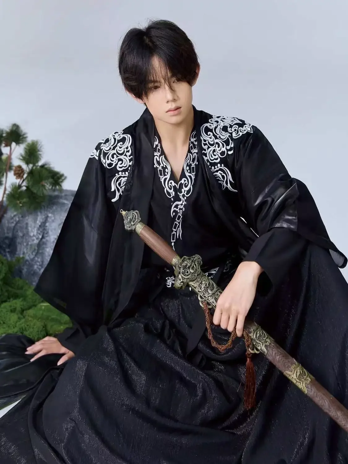 تنورة Hanfu التقليدية من سلالة سونغ Changgan Temple Beizi ملابس تنكرية رائعة للأولاد مطرزة أصلية للرجال باللون الأسود