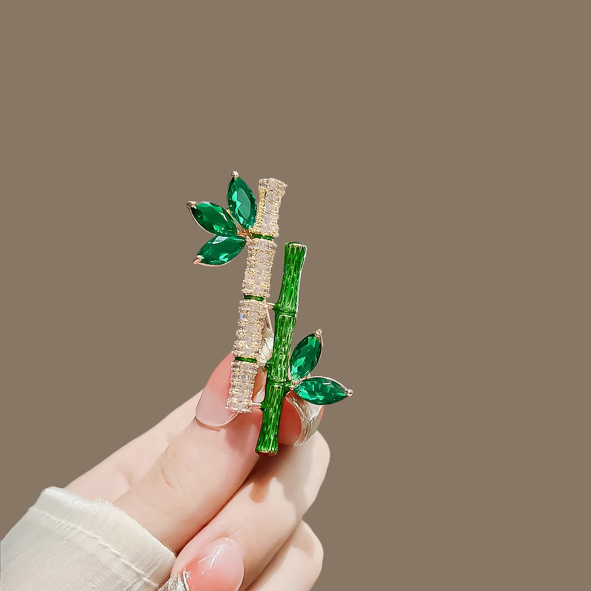 Temperament Elegant Retro Green Plant Imitation Emerald Bamboo Shape Brooch Pin For Women Brooches Suit Collar Dress Accessories